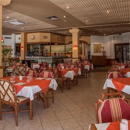 アパートホテル Jardim Do Vau 4*