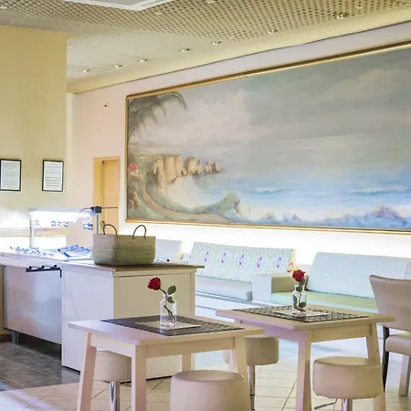 Aparthotel Jardim Do Vau 4*